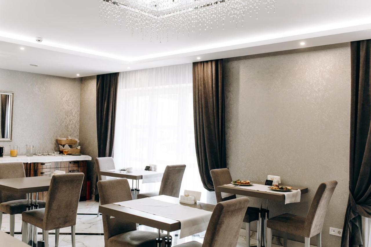Boutique Hotel Central Rivne Exterior photo