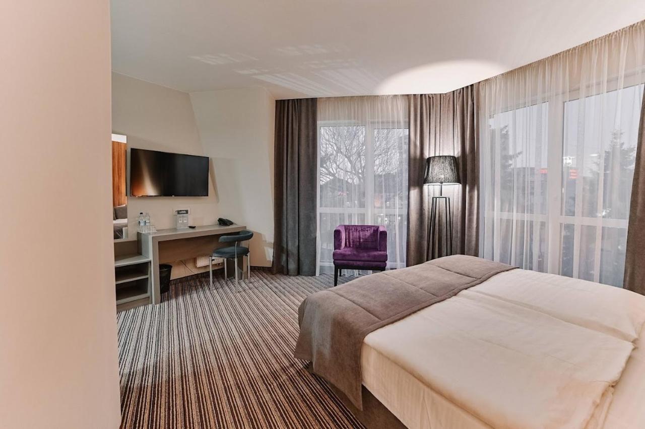 Boutique Hotel Central Rivne Exterior photo