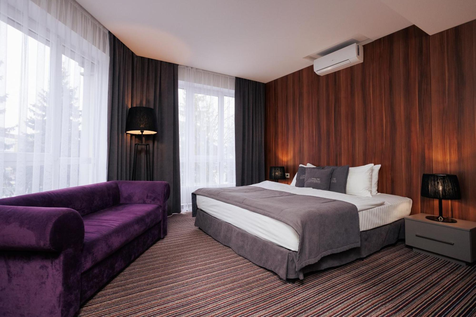 Boutique Hotel Central Rivne Exterior photo