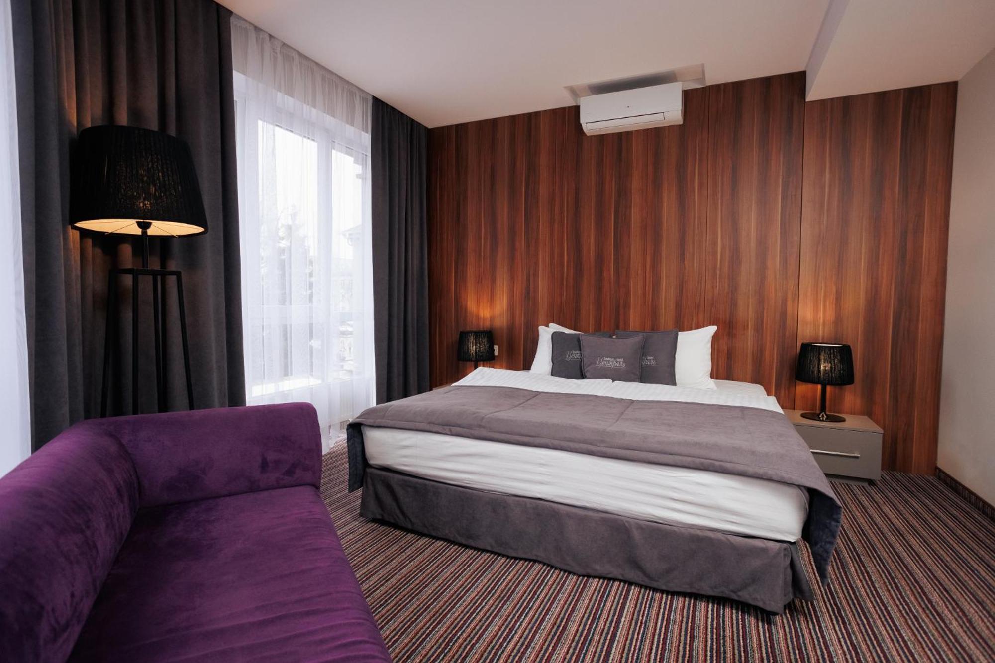 Boutique Hotel Central Rivne Exterior photo