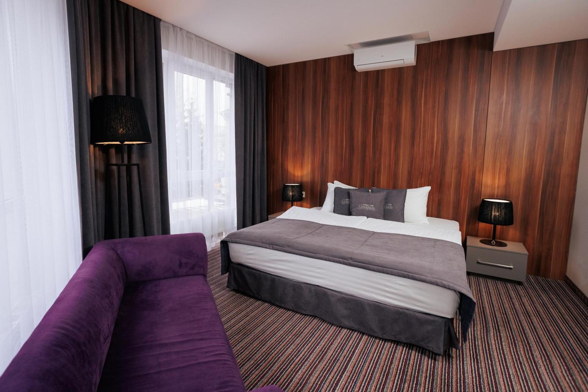 Boutique Hotel Central Rivne Exterior photo