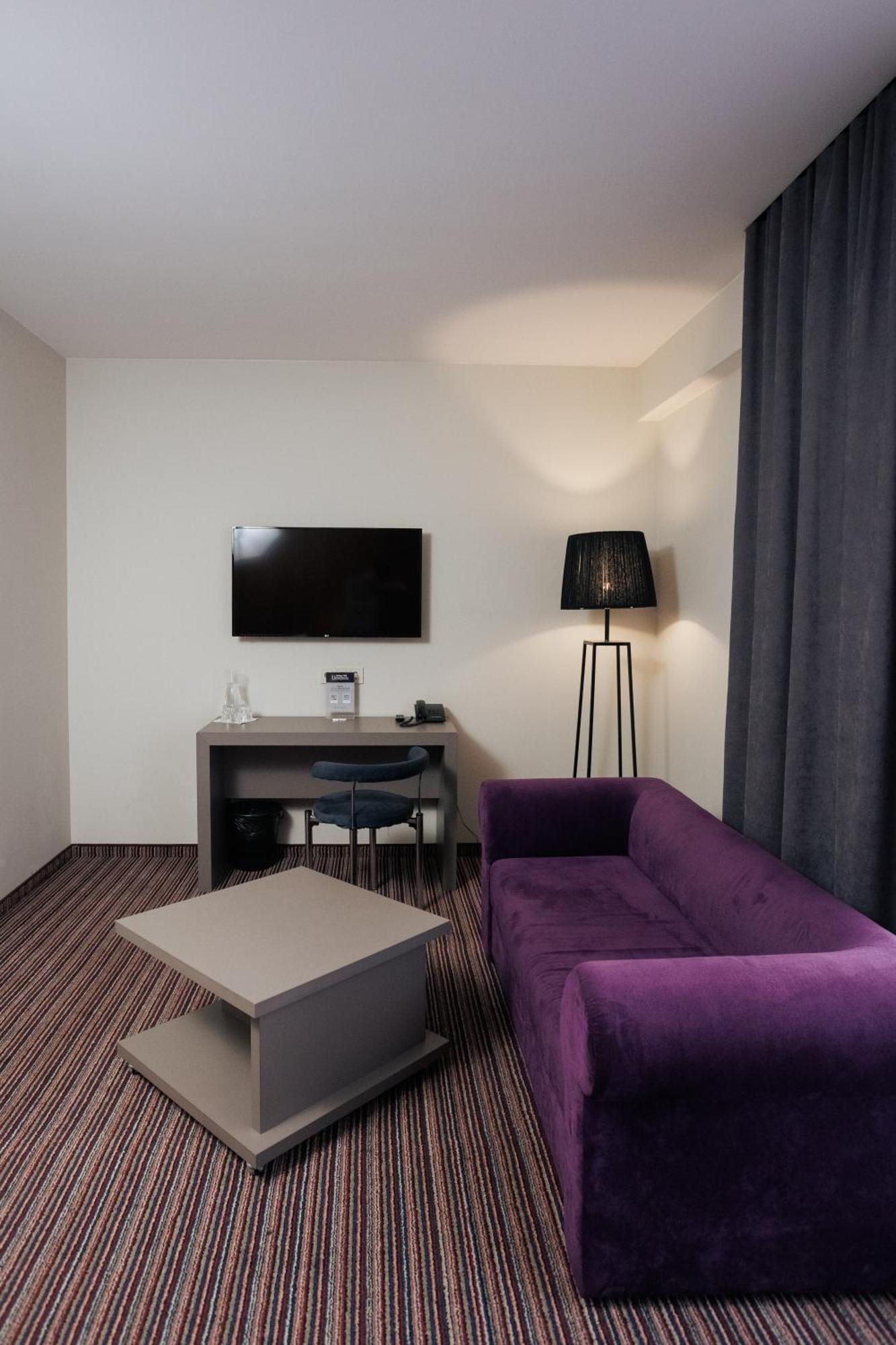 Boutique Hotel Central Rivne Exterior photo