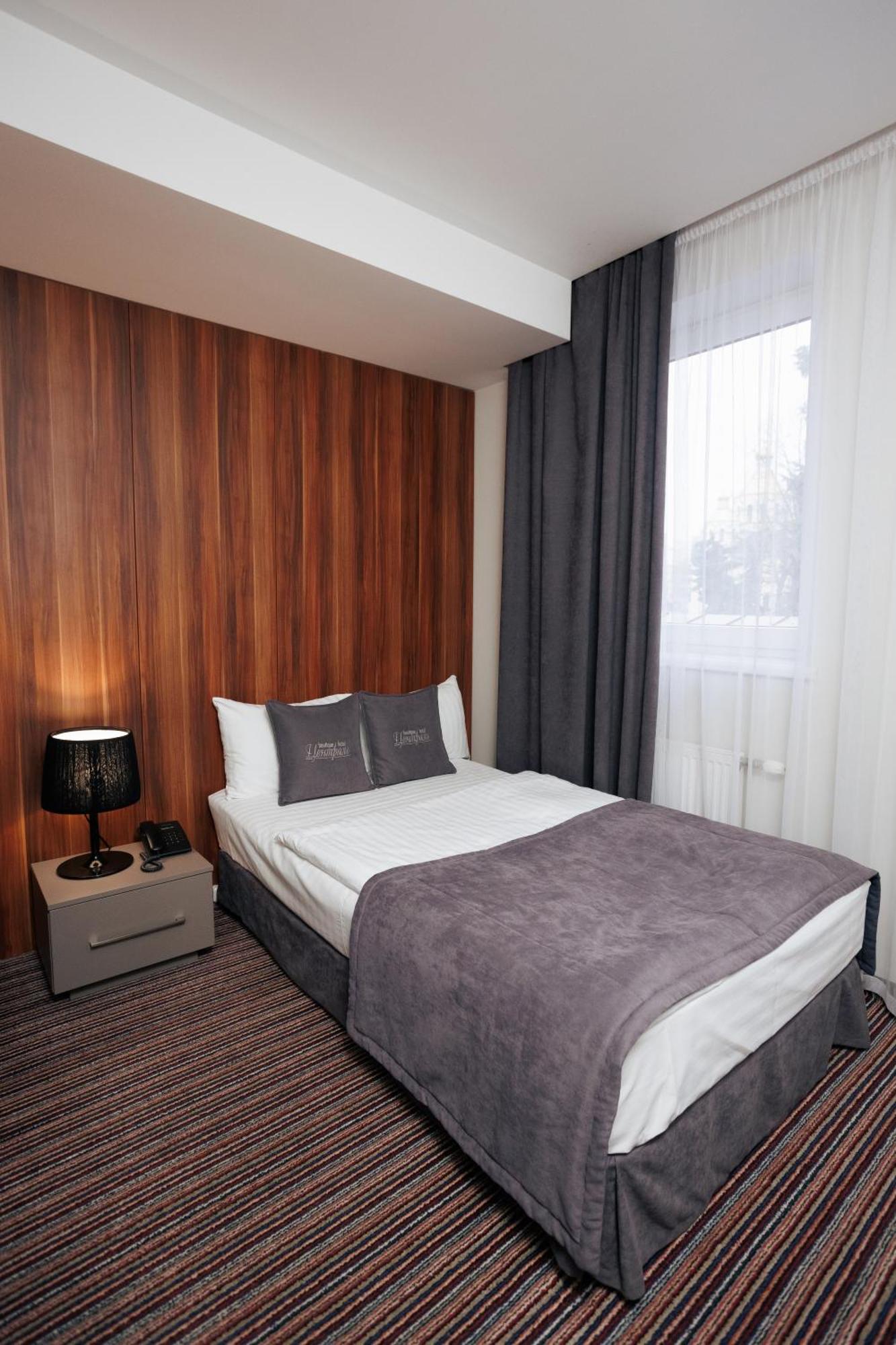 Boutique Hotel Central Rivne Exterior photo