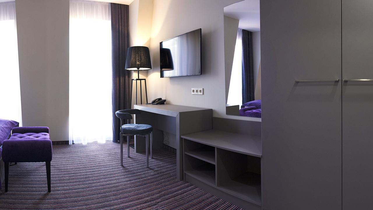 Boutique Hotel Central Rivne Exterior photo
